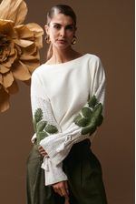 blusa-de-moletom-com-manga-bordada-de-croche