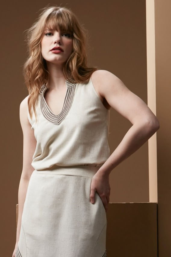 regata-de-malha-feminina-com-detalhe-pesponto