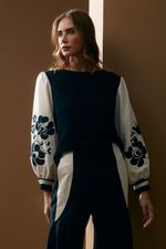 blusa-de-moletom-com-bordado