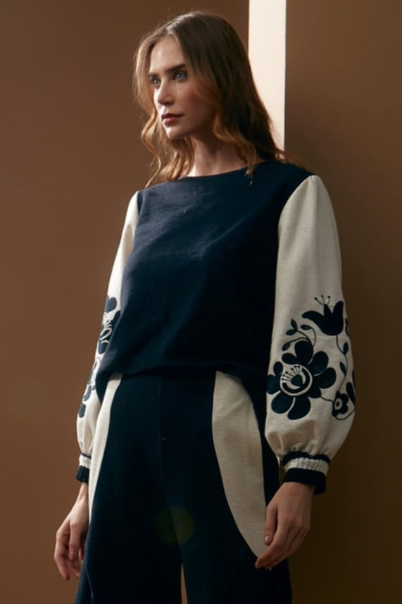 blusa-de-moletom-com-bordado