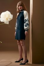 vestido-curto-bordado-bicolor-de-moletom-vitalidade