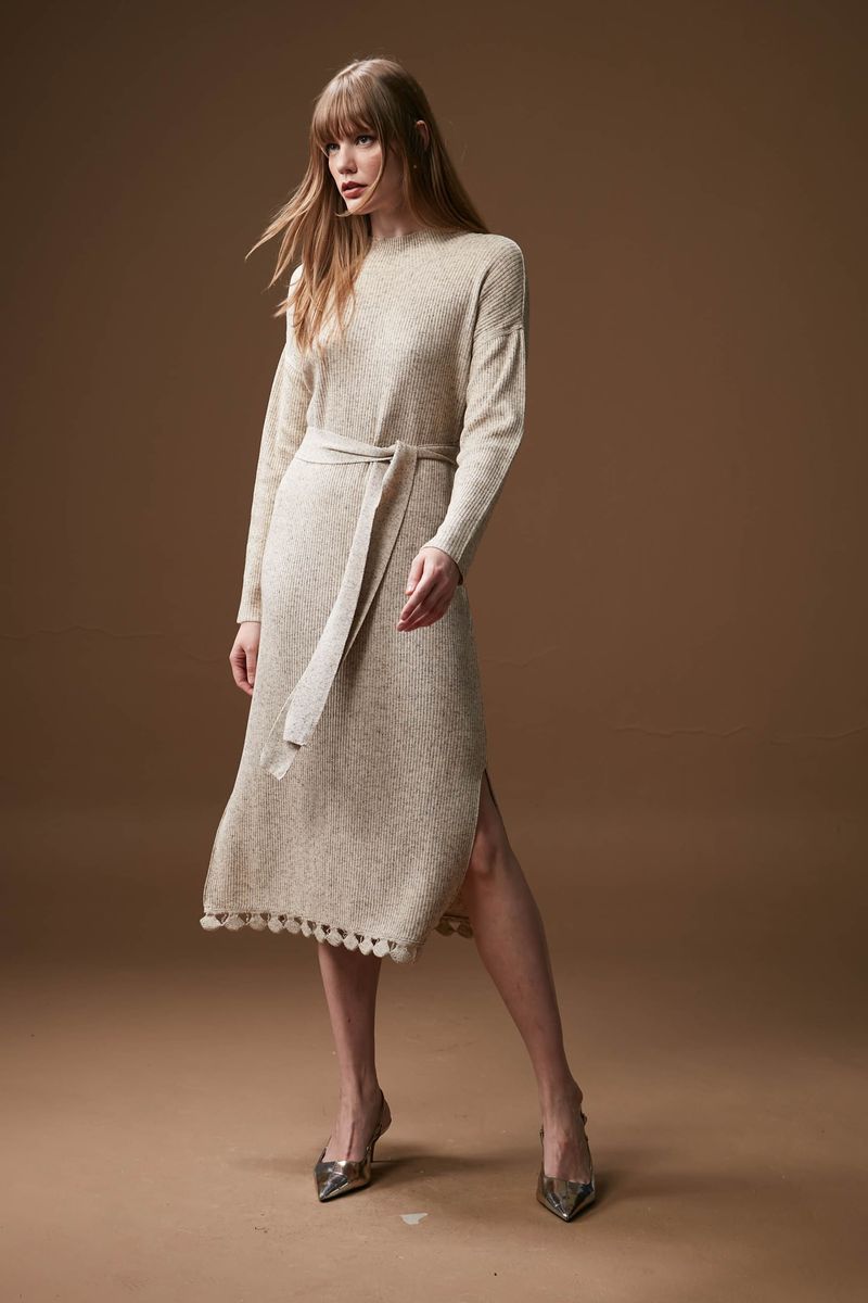 VESTIDO-MIDI-DE-TRICO