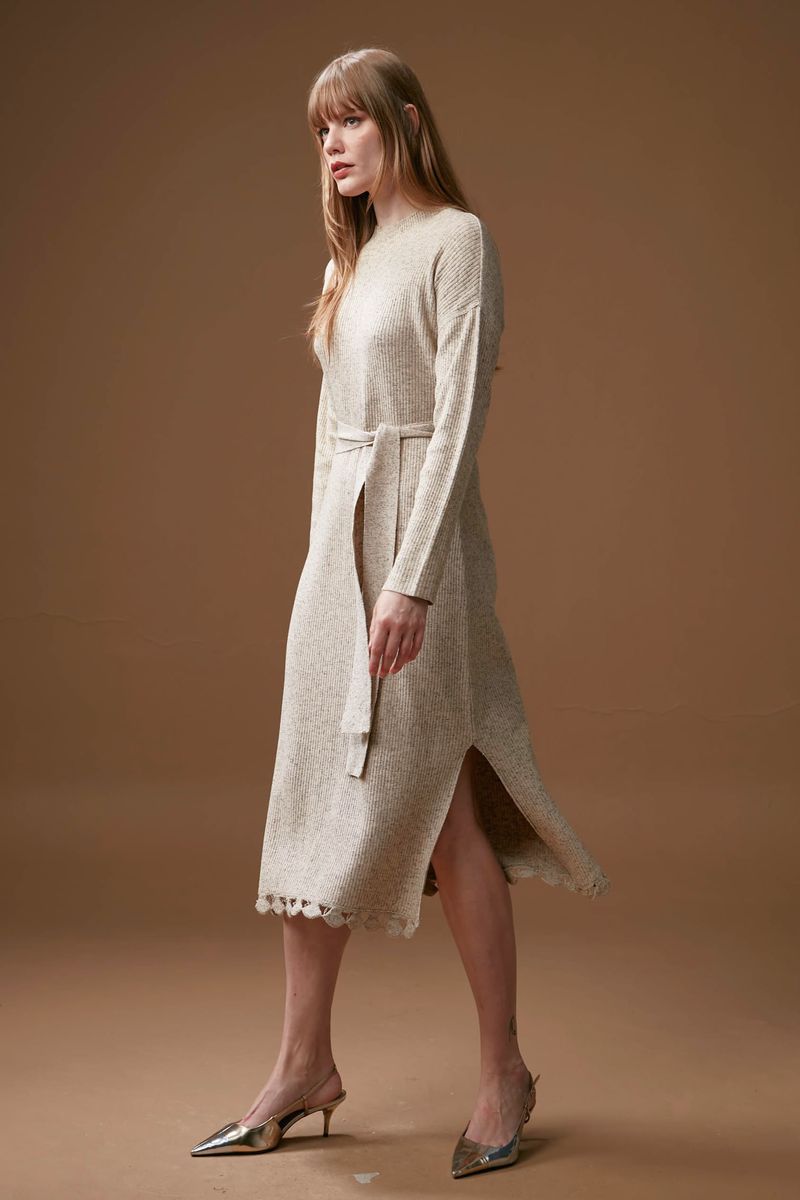 VESTIDO-MIDI-DE-TRICO