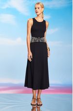 vestido-midi-de-malha-alcas-grossas-gola-careca-e-bordado-na-cintura