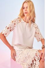 blusa-de-viscolinho-com-manga-de-croche