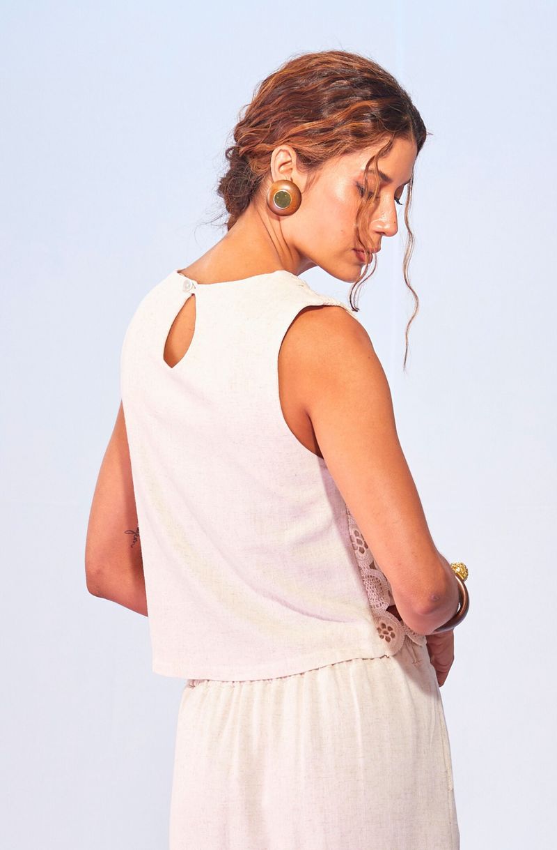 Cropped-de-Viscolinho-com-Aplicacao-de-Renda-Rendeira---