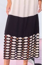 Vestido-Longo-com-Barrado-de-Trico-Preto-e-Branco-Pietra--