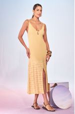 Vestido-de-Trico-Reto-com-Fenda-Frontal-Mix-de-Trama-Helo---