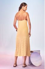 Vestido-de-Trico-Reto-com-Fenda-Frontal-Mix-de-Trama-Helo---