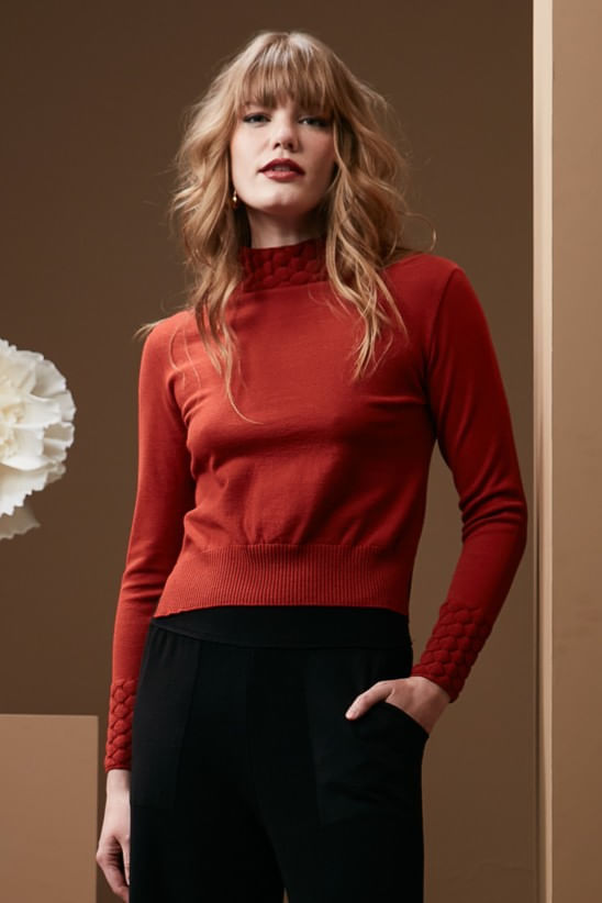 BLUSA-DE-TRICO-DE-GOLA-ALTA