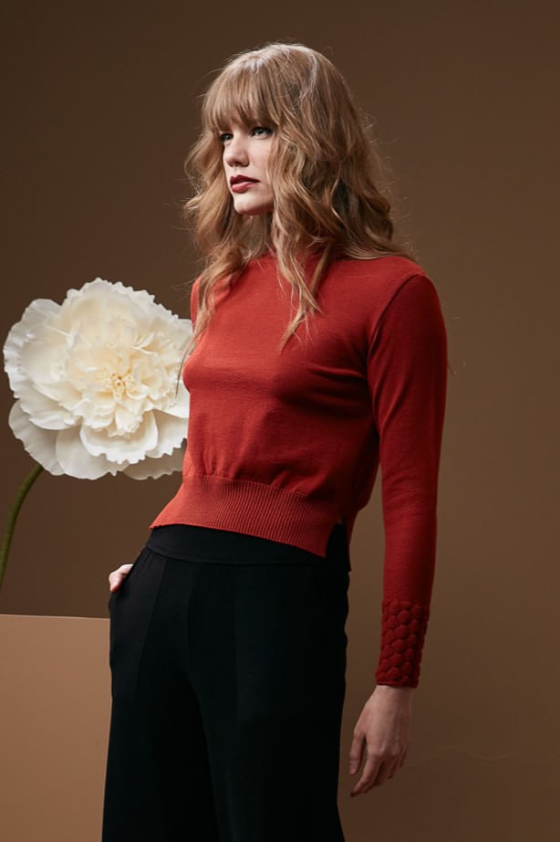 BLUSA-DE-TRICO-DE-GOLA-ALTA