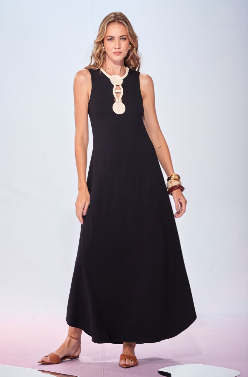Vestido-Longo-Amplo-de-Malha-com-Bordado-Tamiris--