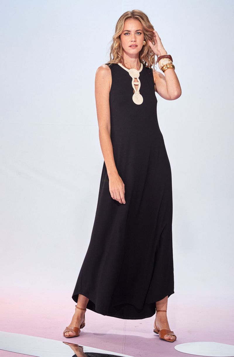 Vestido-Longo-Amplo-de-Malha-com-Bordado-Tamiris--