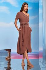 vestido-midi-de-viscolinho-de-um-ombro-so-com-detalhes-em-pesponto-e-cinto.-